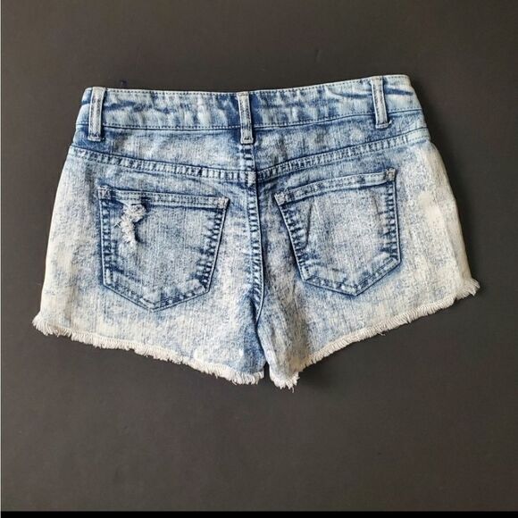 Tinseltown Jean Cutoff Shorts With Lace details - Picture 6 of 8